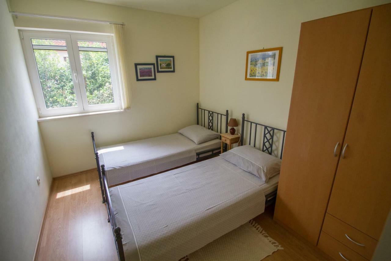Apartments Ivana ラヴニ エクステリア 写真